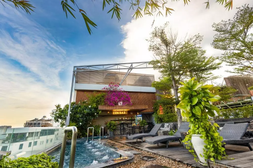 کوچین زن هتل سایگون کوچین زن هتل سایگون